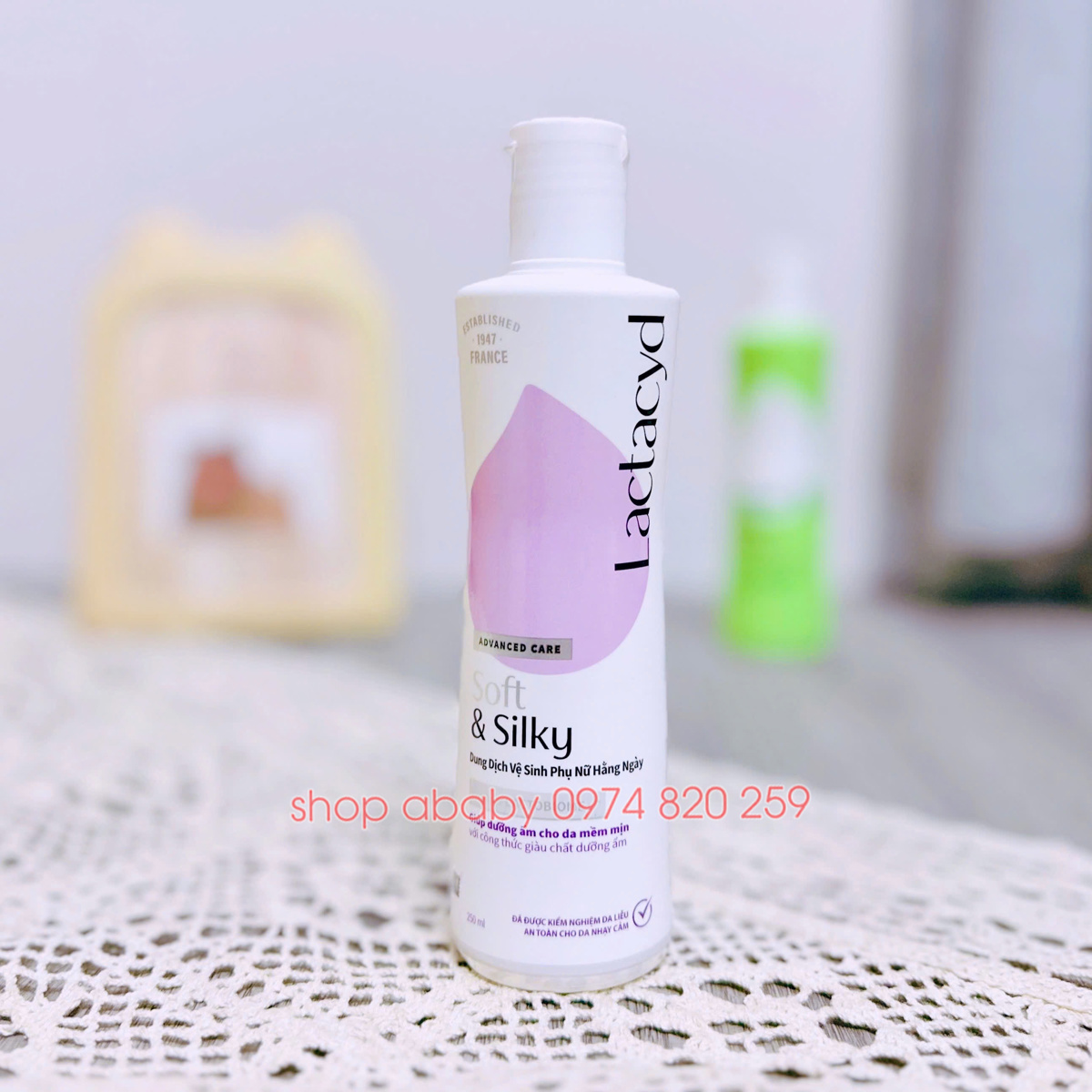 Dung dịch vệ sinh phụ nữ lactacyd tím 250ml