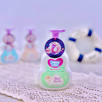 Bọt tắm gội Bobby Chan