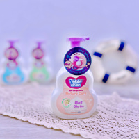 Bọt tắm gội Bobby Chan