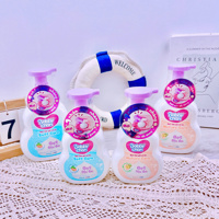 Bọt tắm gội Bobby Chan