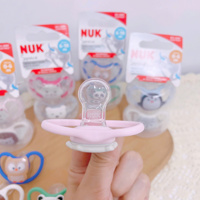 Ty giả silicon NUK Space NU318