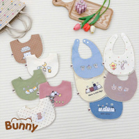 Yếm tròn bấm cúc viền ren in hình Bunny
