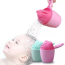 Ca múc nước gội đầu cho bé